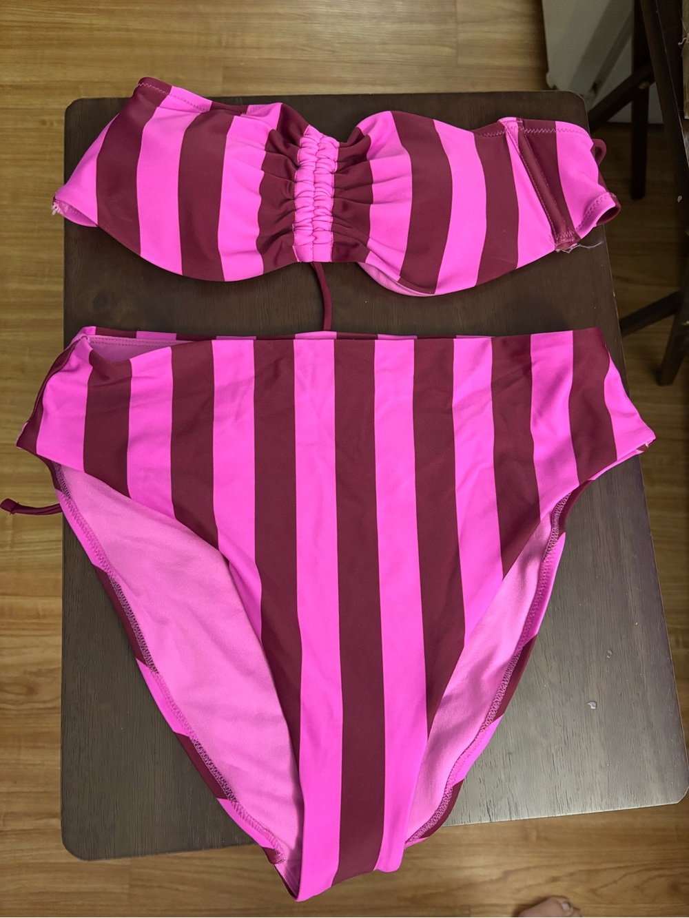 Bnwot women’s Pink and Burgundy Striped bikini , size medium